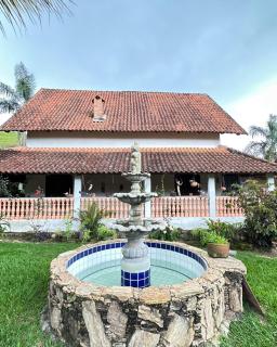 Casa Cinematografica com Piscina Area Gourmet Sauna Lago Espaco de Festa - Juiz de Fora - 0