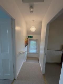 Ashley Holiday Home, Close To City Centre With Free Parking - 2