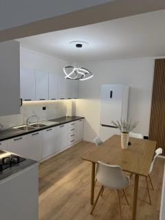 Bright Apt 1 Min from the Sea - Durazzo - 5