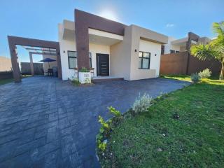 Paradise Island 3 bedroom modern Villa - 0