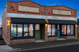 The Milliner on Elizabeth - Geelong West - 5