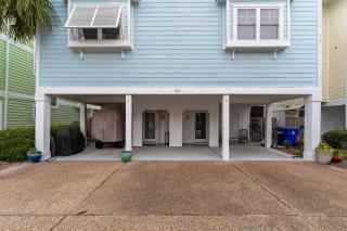 Steps to the Sand in Carolina Beach Sleeps 10 Villa - Carolina Beach - 7