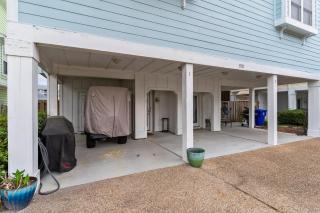 Steps to the Sand in Carolina Beach Sleeps 10 Villa - Carolina Beach - 6