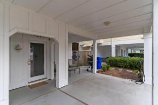 Steps to the Sand in Carolina Beach Sleeps 10 Villa - Carolina Beach - 5
