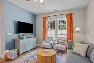 Modern Retreat Minutes to Emerald Isle Beach Villa - Cedar Point - 3