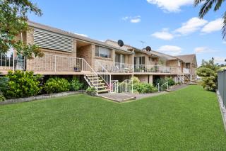 Seaside Serenity: Charming 2-Bedroom Getaway - Scarborough - 4