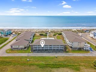 Southern Shores Oak Island Oceanfront with Pool Villa - Oak Island - 5