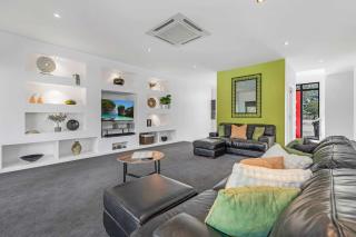 Riverlyne - Riverfront Holiday Home - Moama - 6