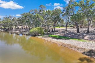 Riverlyne - Riverfront Holiday Home - Moama - 2