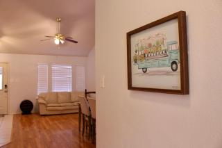 Cozy charming stay with Hot Tub near Austin! - Pflugerville - 2