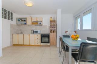 Spacious apartment Neven near center, with two ac units - 6