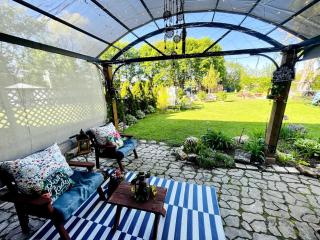 Schaumburg Paradise Oasis with a secret garden and private Pool - Schaumburg - 4