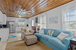 The Saltbox home - Atlantic Beach - 2