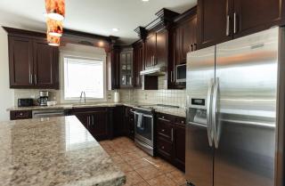 Luxury Rainbow House with Pool Table, Oceanview - Nanaimo - 4