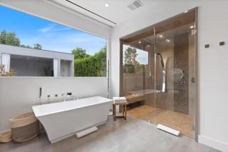 The Modern Luxe Retreat! - Tarzana - 2