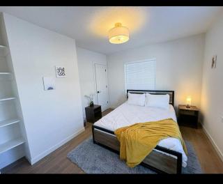 Stylish Fully Furnished 2 BR Duplex - Portland - 2