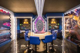 8 Bedrooms 6 Bathrooms Windsor Cay16280Sm - 1