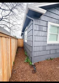 Gorgeous Move in Ready 2 BR Duplex - Portland - 2