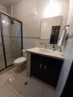 Cozy, Quiet & Spacious 4bd 3 bth Full Home Gated Community - 1