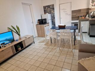 Beautiful F2 in a blue beach residence - 4