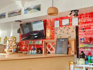 Cozy Corner Motel & Restaurant - 8