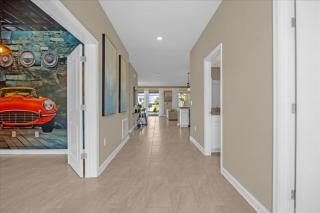 9 Bedrooms 5 Bathrooms Storey Lake 4629 Tb - 1