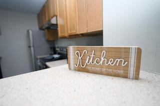 Modern Two BR Townhome, Workspace, Free Parking and Wi-Fi - Raleigh - 4