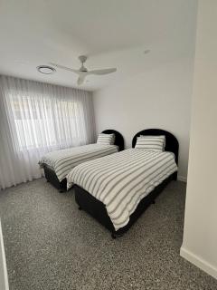 Casa Blanca - Shoal Bay - 3