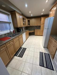 Square One Mall Room- Fast Speed Internet-Free Parking - Mississauga - 8
