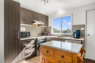 Kew Golf Shack - Kew - 1