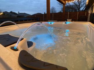 Stunning Newly Renovated 3BR 2B Home Hot Tub Game Room - 7