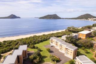 Promenade 9, 8 Intrepid Cl - spectacular water views, air conditioning - Nelson Bay - 9