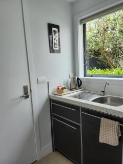 Lakeside - Minutes to Waikato , Braemar Hospitals - Hamilton - 4