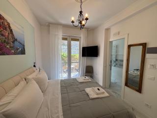 Vertigini Suites, Il Rifugio dell Amore per SOLE COPPIE , A 50m dalla Stazione e dalla Via dell Amore con Vista Mare e Intimità Appagante - Riomaggiore - 9