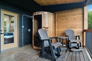 Rivers Place - Luxury Cabin, Sleeps 20, Pool, Sauna and Views - Sevierville - 2