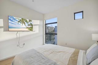 Modern 2-BR APT Pool Gym Hollywood - Los Angeles - 8