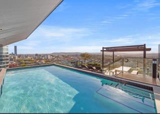 Central Spacious 2B2B with free parking and rooftop pool - Brisbane - 0
