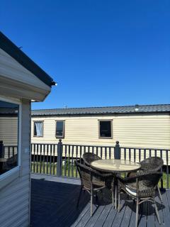 Newly Refurbished Three Bedroom Static Caravan on Seven Bays Holiday Park - Saint Merryn - 2