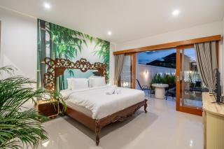 Rooftop Bliss -Sleek Modern Villa with Breathtaking Vistas - Kerobokan - 1