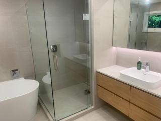 Remuera Three Bedroom Furnished Apartment - 4