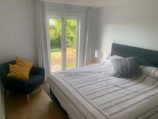 Remuera Three Bedroom Furnished Apartment - 3