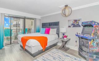 Ocean Front Beach'n 1BR Premium Condos - 9
