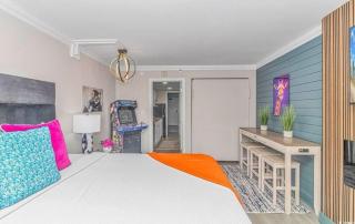 Ocean Front Beach'n 1BR Premium Condos - 2