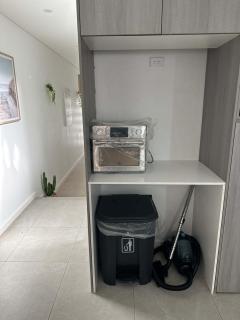 Charming Guildford Retreat - Bright Double Room Close to Green Spaces & Local Eats - Shared Bathroom - Holroyd - 5