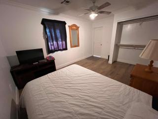 Secluded Downtown 3 Bedroom Home - Phoenix - 6