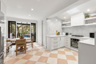 5BR Paddington Home w Private Parking and Studio - Sydney - 9