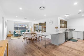 Caves Beach House by Coast Hosting - Caves Beach - 8
