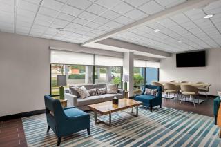 Comfort Inn - Cadillac - 3
