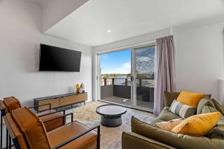 Retro Lake Vista By Coast Hosting - Budgewoi - 0