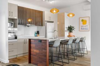 Retro Lake Vista By Coast Hosting - Budgewoi - 6